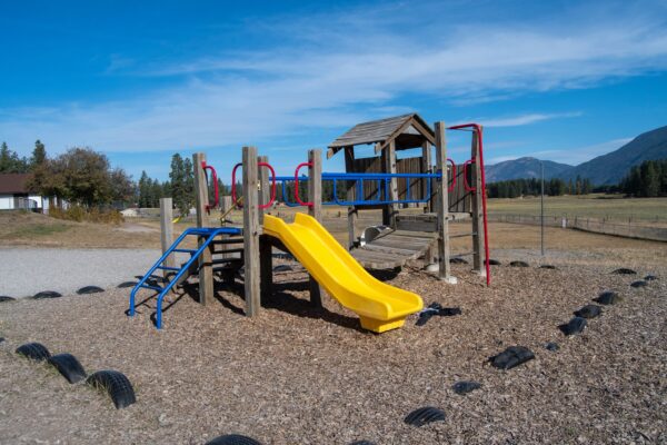 Deer Park School Boosters Home in on New Playground Fundraising Efforts