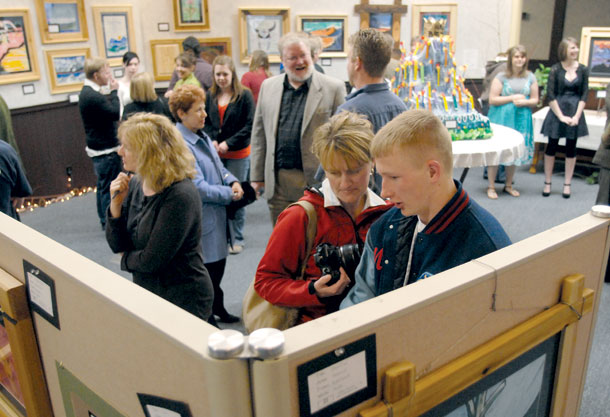 FEATURE PHOTO: Gallery Night at Discovery Square