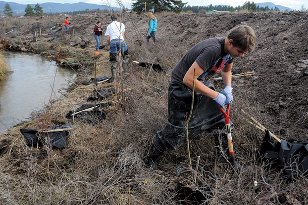 Students Lend Helping Hand in Haskill Creek Restoration